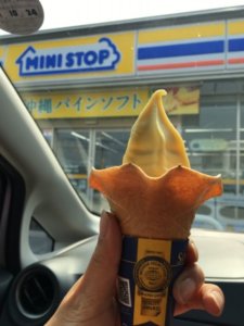 ミニストップの沖縄パインソフトクリームを買った時の画像